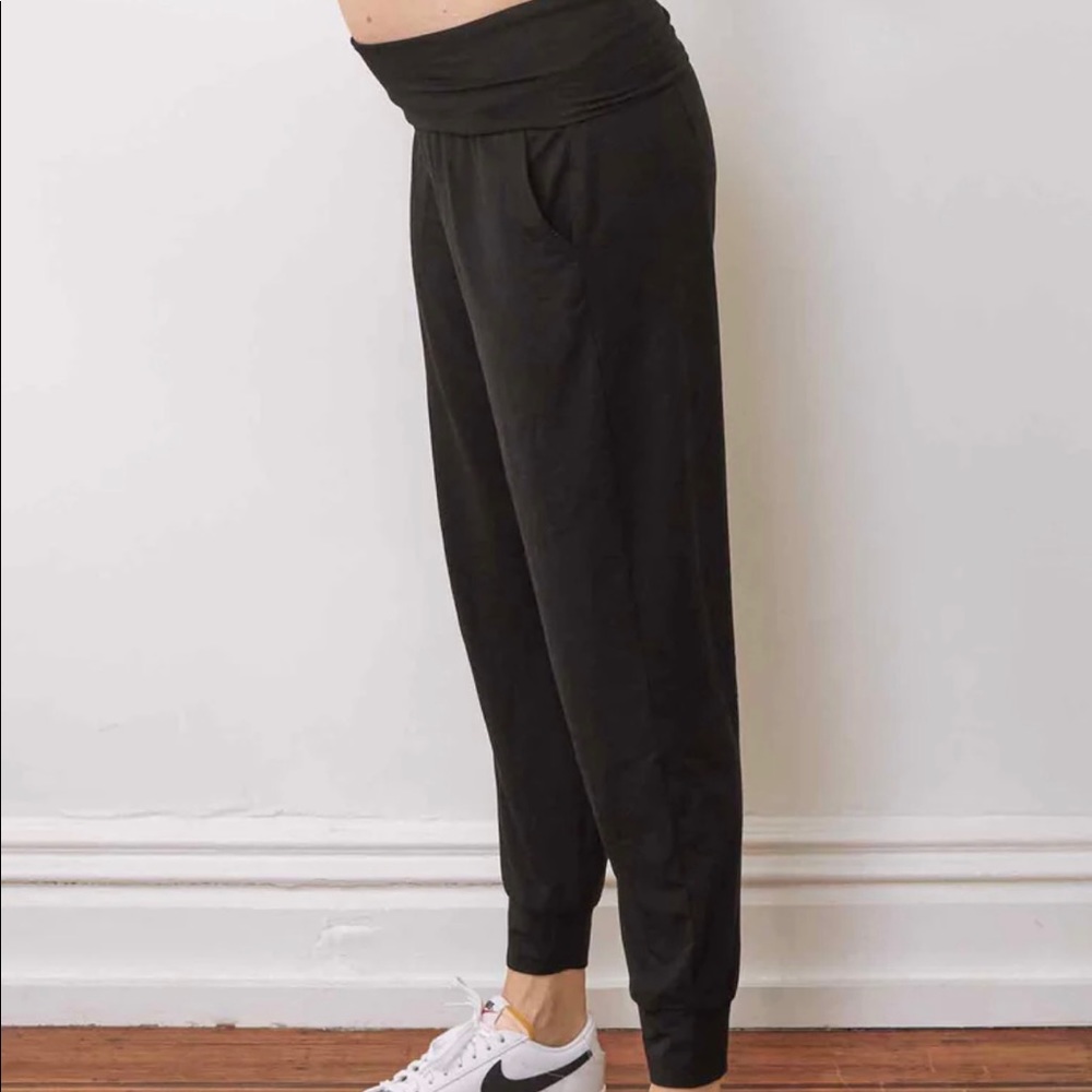 HATCH Hatchgal Over/ Under black jogger pants